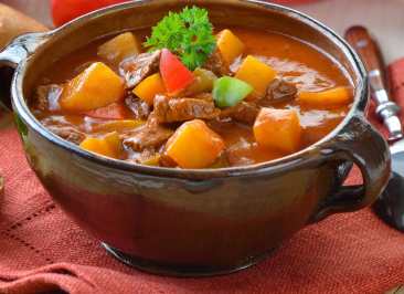 35397119_goulash-soupe-esterhazy-1920x1400